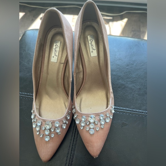 Wedding shoes blush pink satin and embellished shoe heels / stilettos - Picture 3 of 7